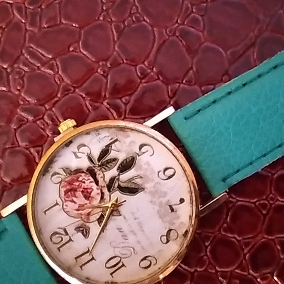 Rose Face Analog Leather Watch mint - Picture 6 of 8